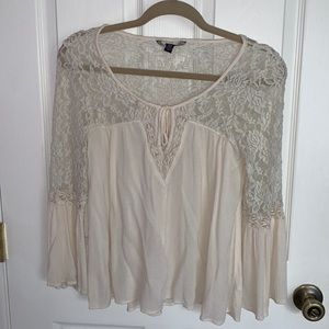 American Eagle white laced top. Size XS.